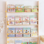 Montessori raamaturiiul seinale, suur